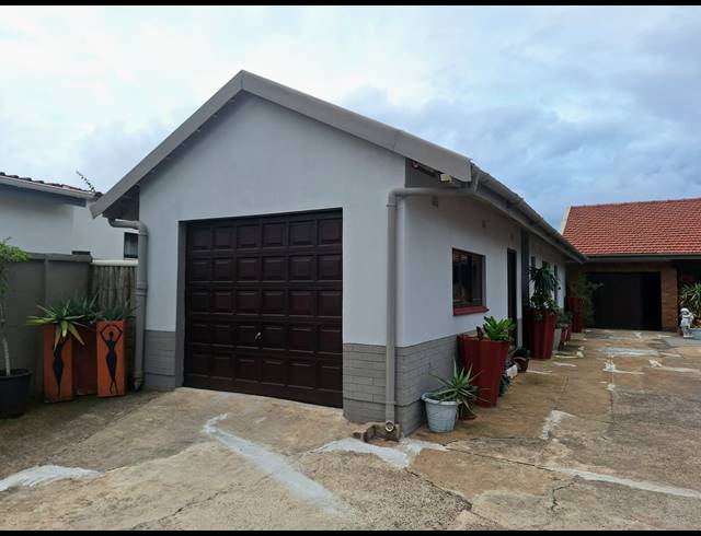 3 BEDROOM FREEHOLD FOR SALE IN SHELLY BEACH